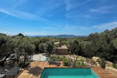 Villa neuve style bergerie 4ch 8pers piscine, splendide vue mer sur St Cyprien.