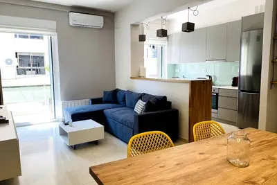 Image de Karyatis - Apartment on the road of history.