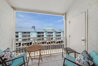 Image de 🐬Gulf Front | Outdoor Pool + Great Amenities | Sugar Beach 315🐬