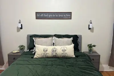 Image de Charming family friendly 2-bedroom house in Utica with WiFi