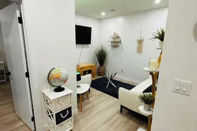 Image de Cozy, 2br apt. , fully furnished!