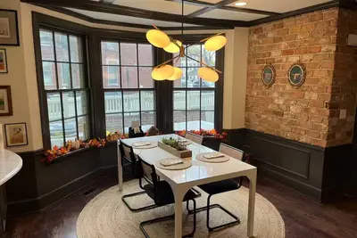 Image de Charming, Newly-Renovated, & Centrally-Located Home in Downtown Harrisburg