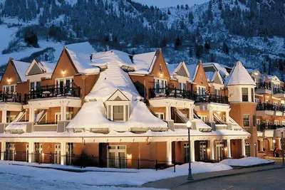 Image de Luxury 2-Bedroom Condo in Aspen Mountain Residences with amenities             \n