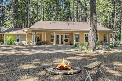 Image de Modern 3 bedroom rambler, 10-minute walk to Speelyi Beach on Cle Elum Lake!