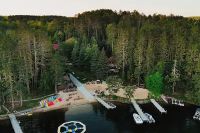 Image de Charming 2-bedroom cabin On Vermilion with sand beach, sauna, pickle ball, sauna