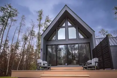 Image de Modern Forest Chalet 2 • Next to Trails & Rivers - Near Lake Michigan