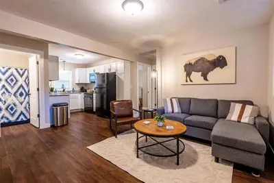 Adorable, Peaceful 2 Bed Adu - The Hidden Stone