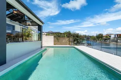 Image de Luxury Waterside Oasis
