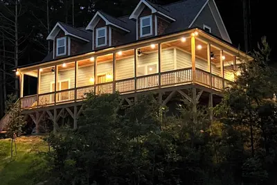 Image de Charming 4 Bedroom House w/ Hot Tub, \nGreat Views, 9 Miles to Downtown Asheville