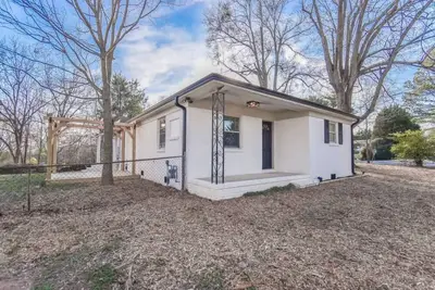 Image de Peaceful Ranch - Charming 4-bedroom house with stylish accents in lovely Belmont