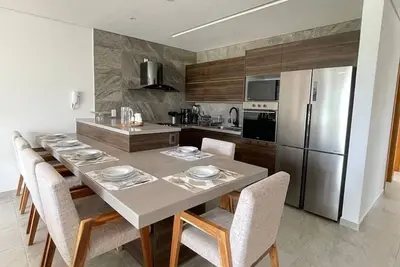 Image de Exclusive and equipped 3 bedroom apartment. 10 minutes from downtown!