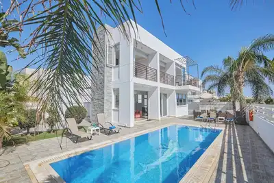 Protaras Pearl 17 - Trois Chambres Villa, Couchages 6
