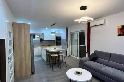 Image de Bright and Tranquil Holiday Home with Pool - Four bedroom Holiday Home with Pool