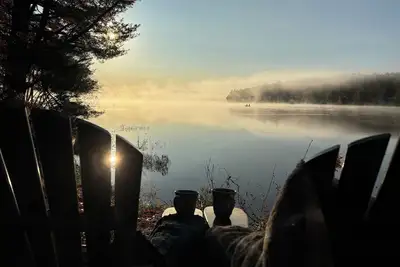 Image de Peaceful Lakefront 2-bedroom Home For Beautiful and Relaxing Getaway