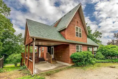 Image de Walk to Lake: Lampe Cabin w/ Fireplace & Deck!