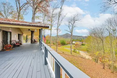 Image de Mtn-View Home w/ Game Room in Franklin!