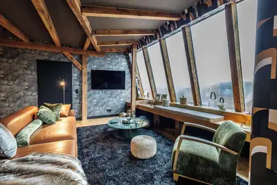 Image de Luxury penthouse above the fish market