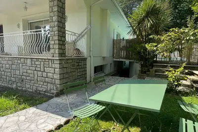 Spacious 2-Bedroom Flat in Biarritz