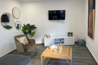 Image de Ocean view By Charmes A\nBeautiful 2 bedroom apartment with pool