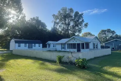 Image de Siiren's Song. Convenient to islands. Charming 2-bedroom cottage.