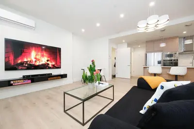 Image de Luxury Passive House w/ Private Patio in Vancouver