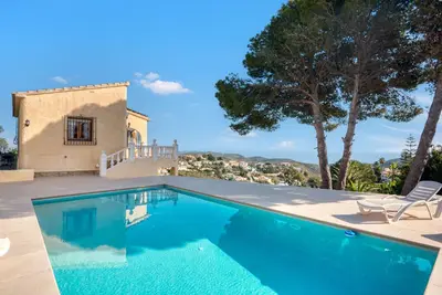 Villa 'Landhaus Mit Pool Und Spektakulren' avec vue sur la mer, Wi-Fi et climatisation