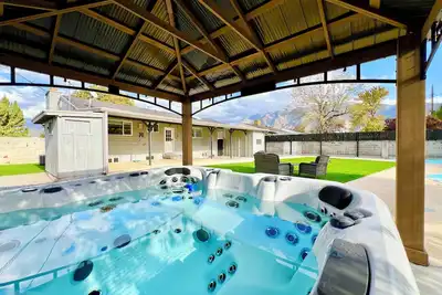 Image de Spacious City Home w/ Hot Tub & Ski Access