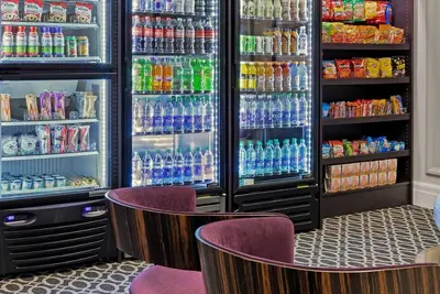 Image de Explore Sf from this Spacious 2br Suite in Prime Location