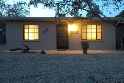 Image de Tucson Desert Cabin Escape\n