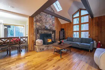 Image de Stunning Views 2 bedroom Cabin in wonderful Forest Falls w/ strong WiFi