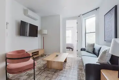 Blueground | Park Slope 2bd apartment