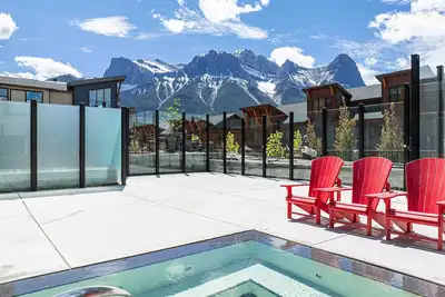 Image de Luxury Ski Retreat  Hot Tub + Parking