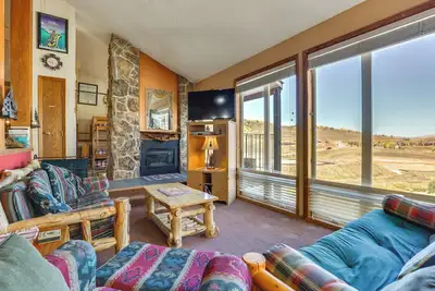 Image de Walk to Ski Lift & Hiking: Granby Ranch Condo!