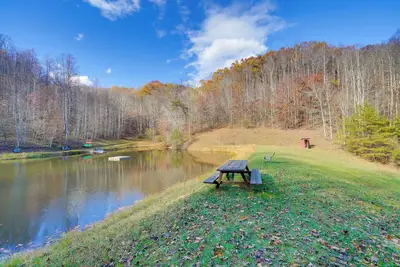Image de Hike & Picnic at Group Getaway in Rosedale!