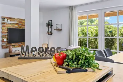 Image de Tuttelduuv under thatch with fireplace and sauna - Dünenrose and Tuttelduuv under thatch