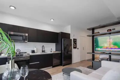 Image de Mvr - Designer Studio in Miami’s Tallest Tower!