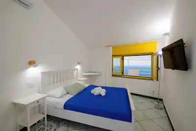 Image de Terrace by the Sea
