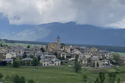 Image de Appartement 2 Pièces avec Balcon, Vue sur Lac et Village