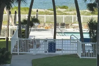 Image de Adorable Beachfront Condo Watch the sunset from the living room!