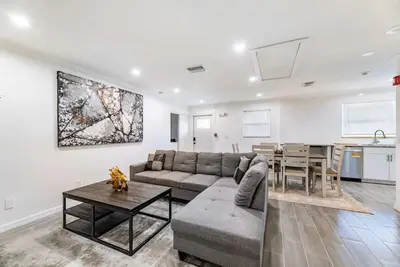 Image de Spacious 2br Townhouse Near The Beach with Parking