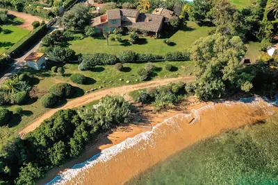 Image de Villa Luna- 5 chambres, pieds dans l'eau, accès plage à pieds