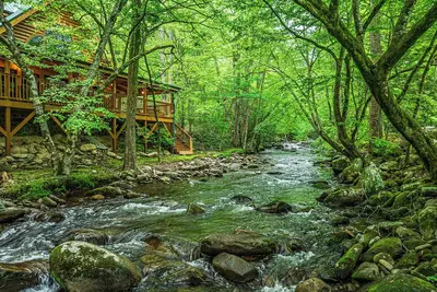 Image de Beautiful Three Bedroom Cabin Directly On Cosby Creek