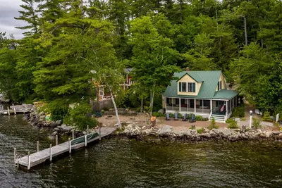 Image de Delightful Winnipesaukee Waterfront Cottage