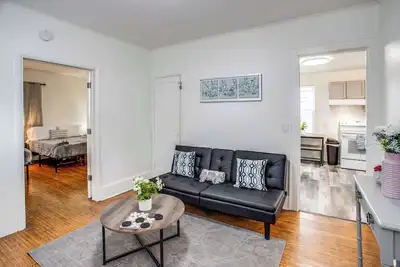 Apartment Near UofR, Strong, Airport and Dwtn