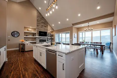 Image de Modern Dog Friendly Mountain Retreat w/ Hot Tub