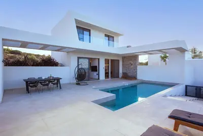 Aethra Deluxe Villa with pool, 700m from Beach