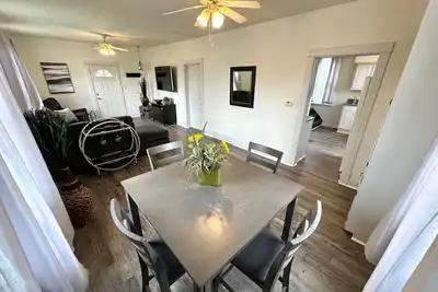 Image de Comfortable 2-bedroom house in enjoyable Springfield with Ac, WiFi