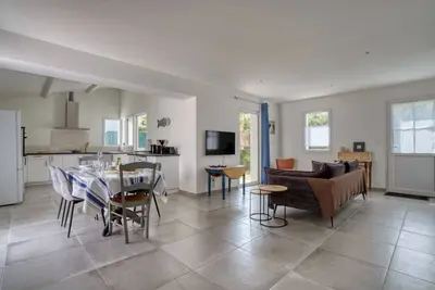 Image de Charmante maison neuve olėronnaise entre mer et forêt à 500 m de la plage.