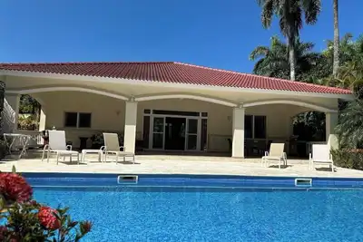 Luxury Villa 3-Beds, 3. 5-Bath, Ac. Wifi, Residencial Hispaniola Sosua Dr.