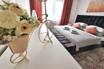 Image de Riverfront apartment, two bedrooms + balcony\n